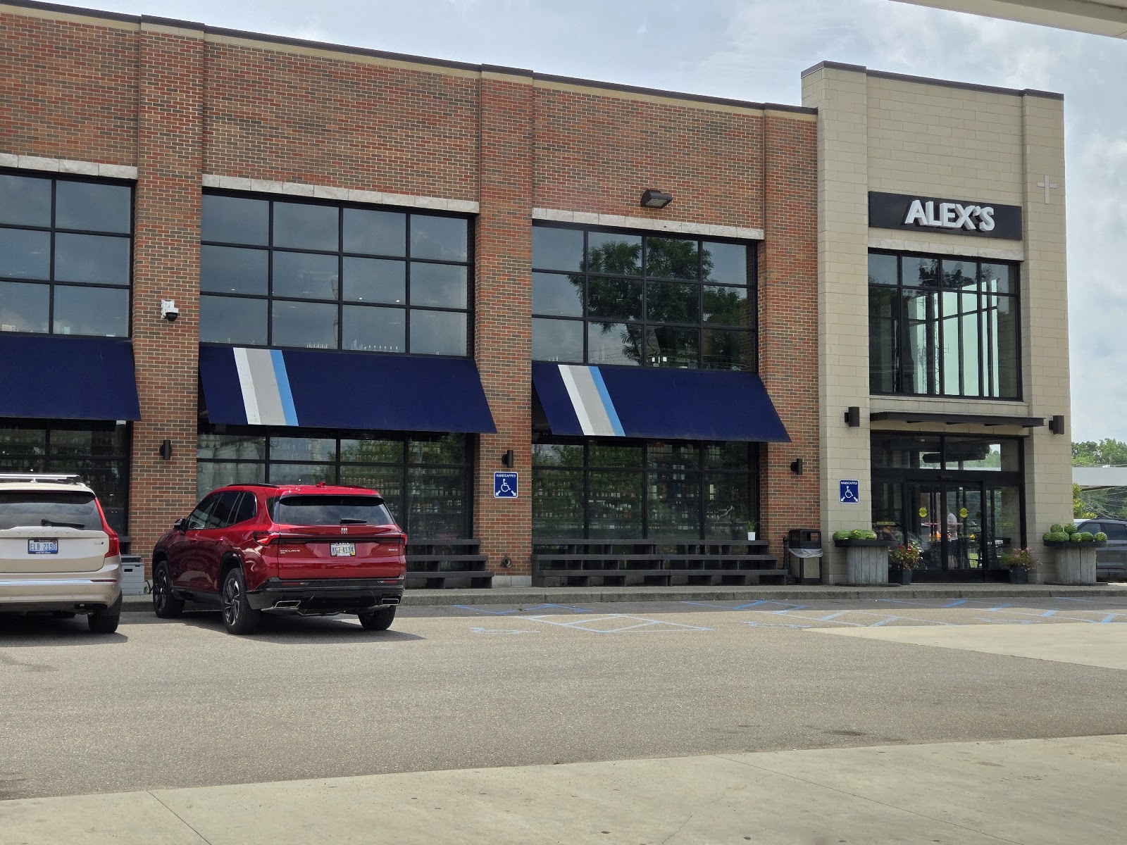 Alex’s Market And Grill — photo