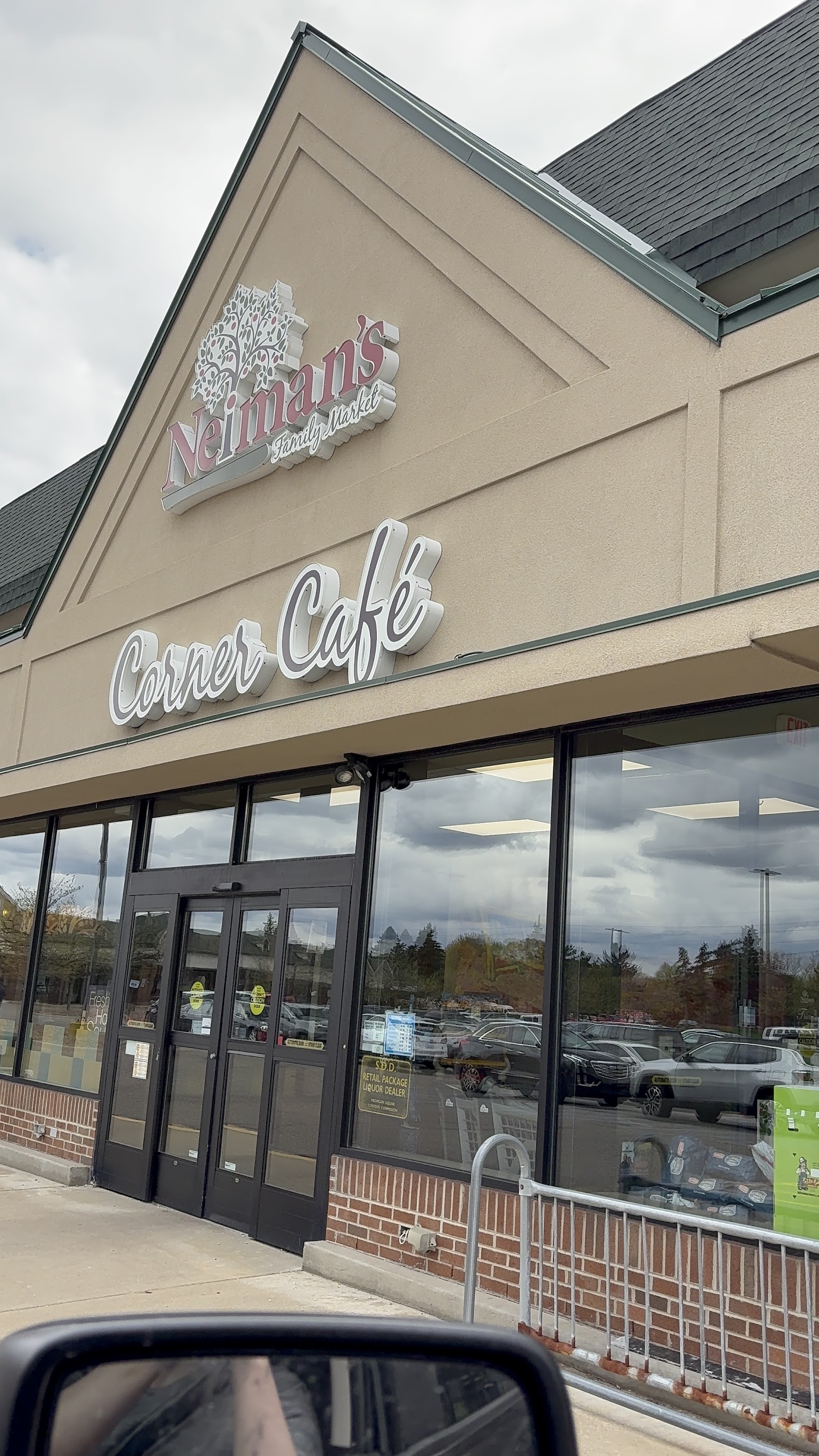 Neiman's Family Market Clarkston — photo